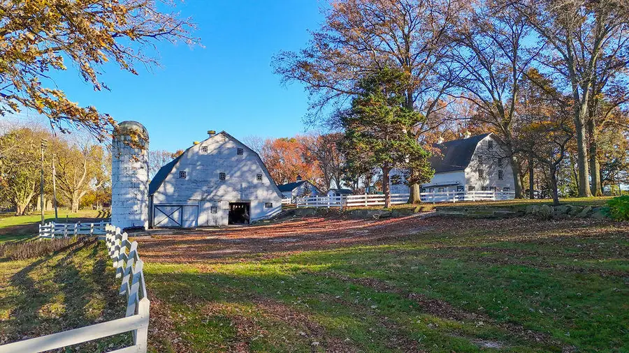 3855 W Johnson Road, La Porte, IN 46350 - Image #2