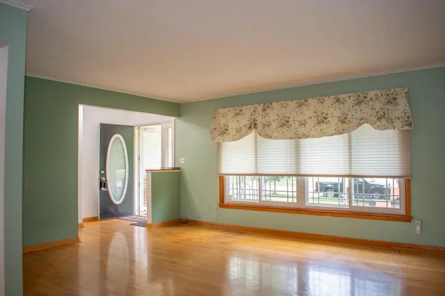 9133 Foliage Lane, Munster, IN 46321 - Image #2