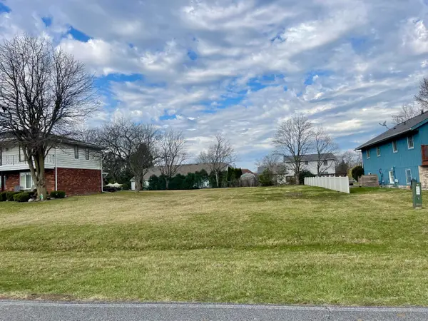 3391 W Lakeshore Drive, Crown Point, IN 46307