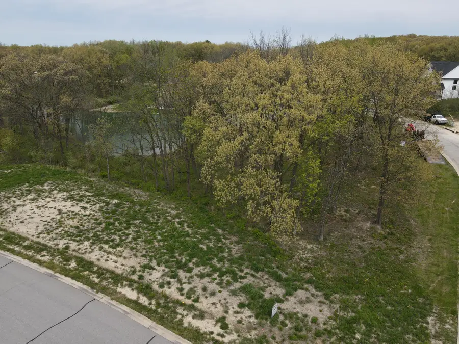 700 W Bay Court, Crown Point, IN 46307 - Image #2