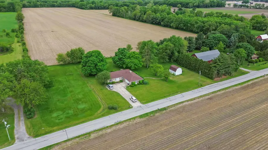 56729 Tulip Road, New Carlisle, IN 46552 - Image #2