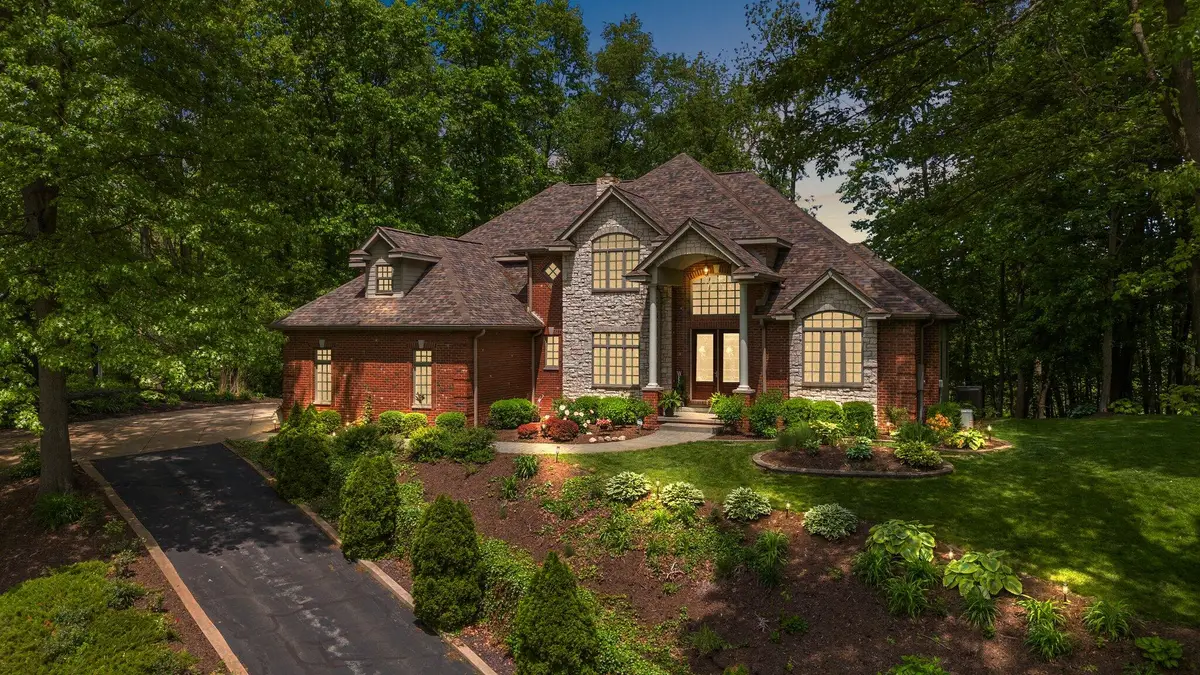 291 Hunt Club Drive, Valparaiso, IN 46385 - #1