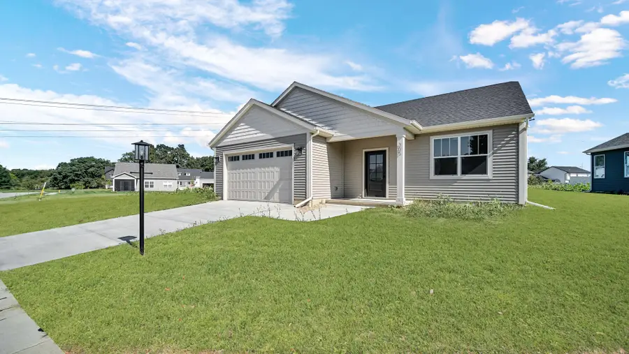 305 Apple Grove Lane, Valparaiso, IN 46385 - Image #2