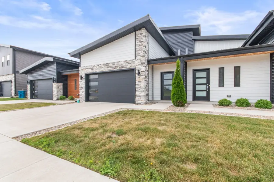 255 Nomo Place, Crown Point, IN 46307 - Image #2