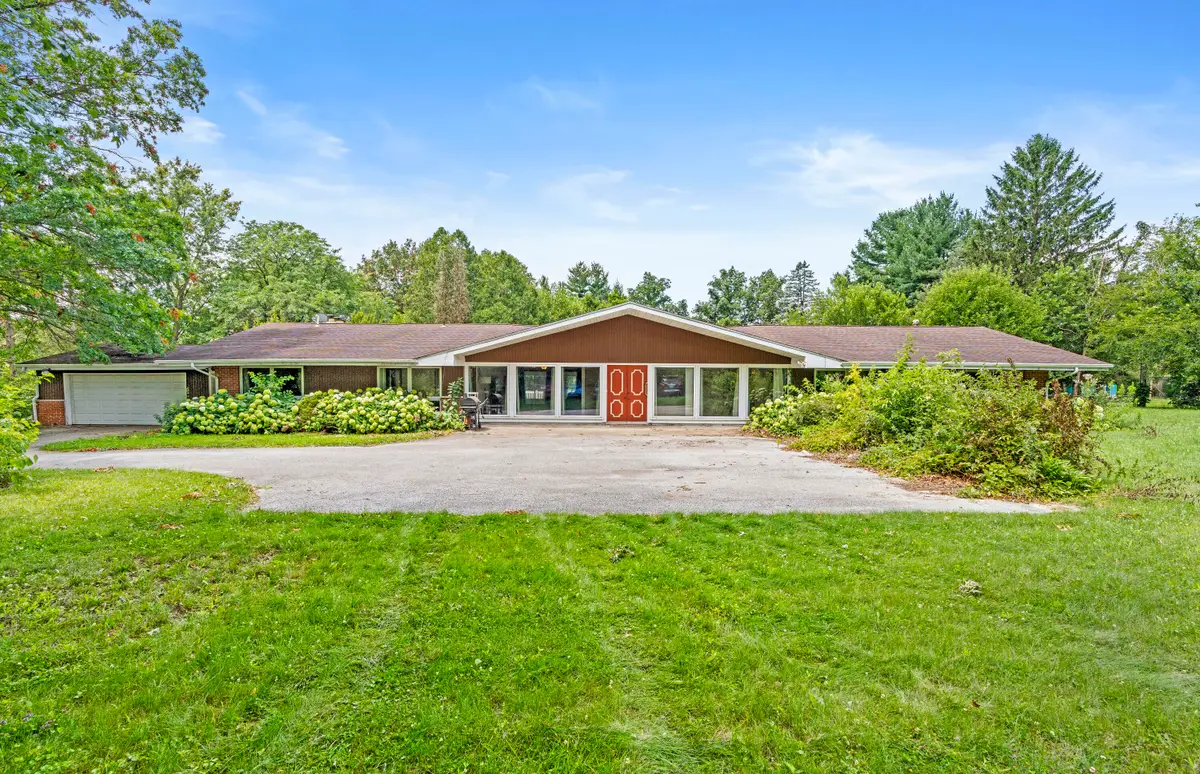 221 W 150 N, Valparaiso, IN 46385 - Image #1