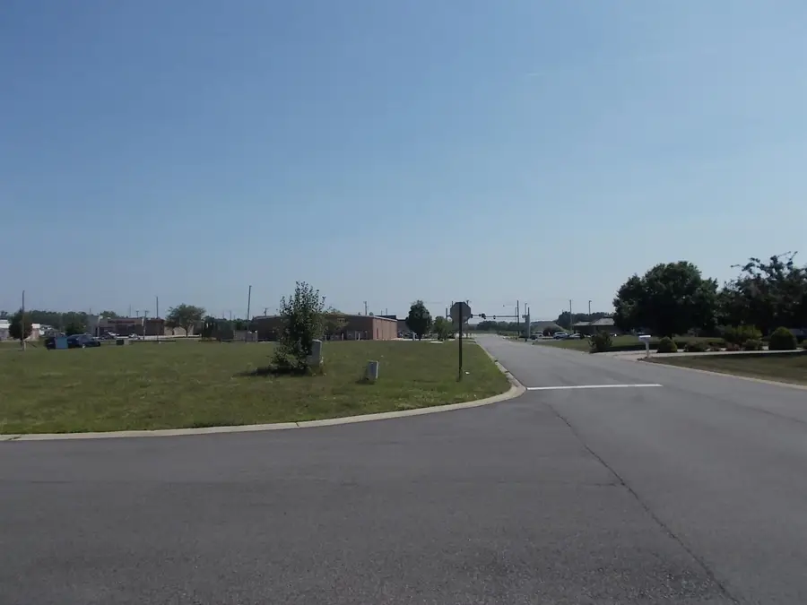 7851 E 108th Avenue, Crown Point, IN 46307 - Image #2