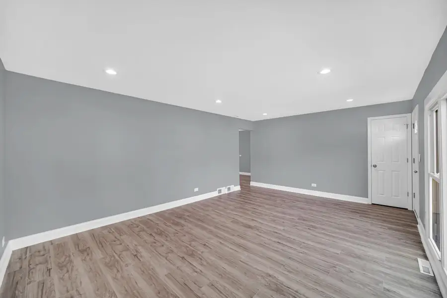 8013 Monaldi Drive, Munster, IN 46321 - Image #2