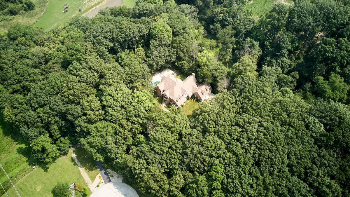 273 Bridlewood Lane, Valparaiso, IN 46385 - Image #1