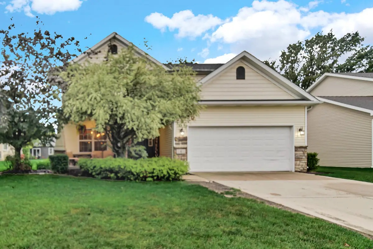 8 W Shakespeare Drive, Valparaiso, IN 46385 - Image #1