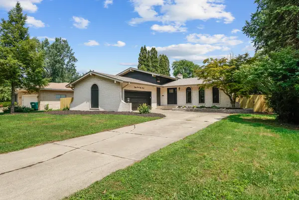 8147 Oakwood Avenue, Munster, IN 46321