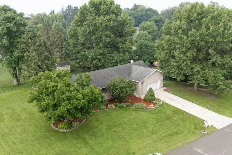 3244 W Woodmere Ridge, La Porte, IN 46350 - Image #2