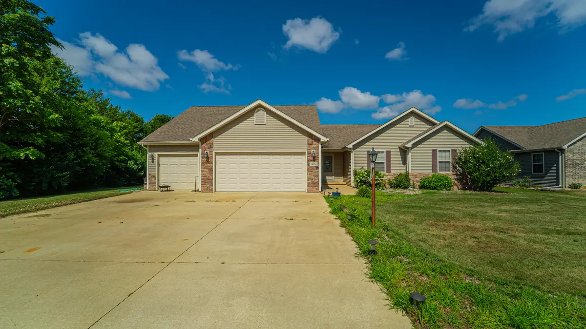 1806 Forsythia Street Se, Demotte, IN 46310 - Image #1