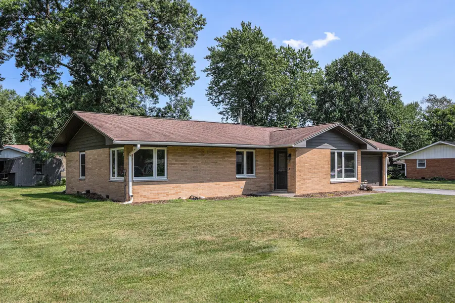 3804 Sunset Drive, Valparaiso, IN 46383 - Image #2