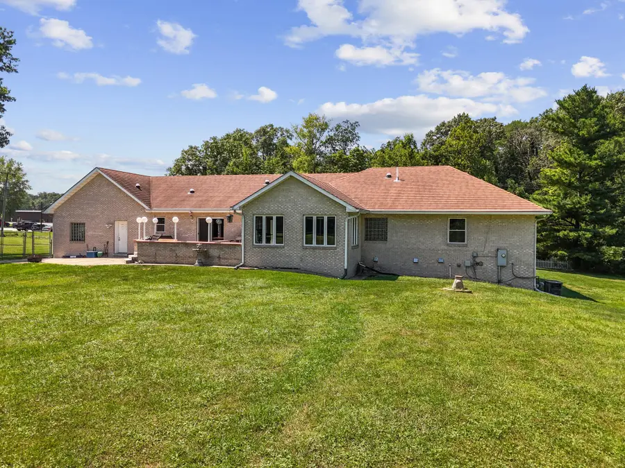 1251 N Mineral Springs Road, Chesterton, IN 46304 - Image #2