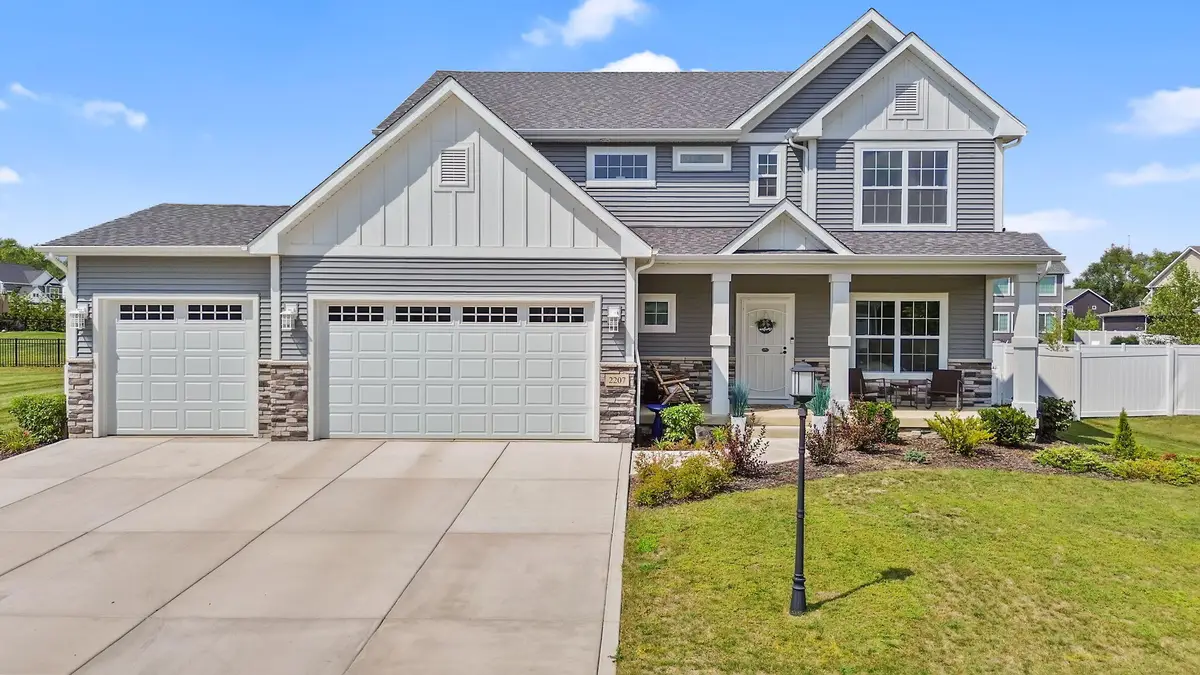 2207 Mary Lane, Valparaiso, IN 46383 - Image #1