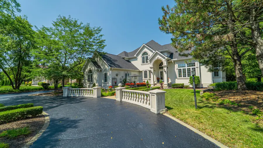 836 Royal Dublin Lane, Dyer, IN 46311 - Image #2