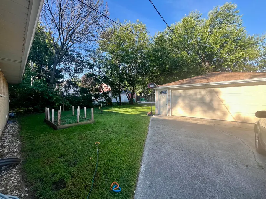 8450 Kraay Avenue, Munster, IN 46321 - Image #2