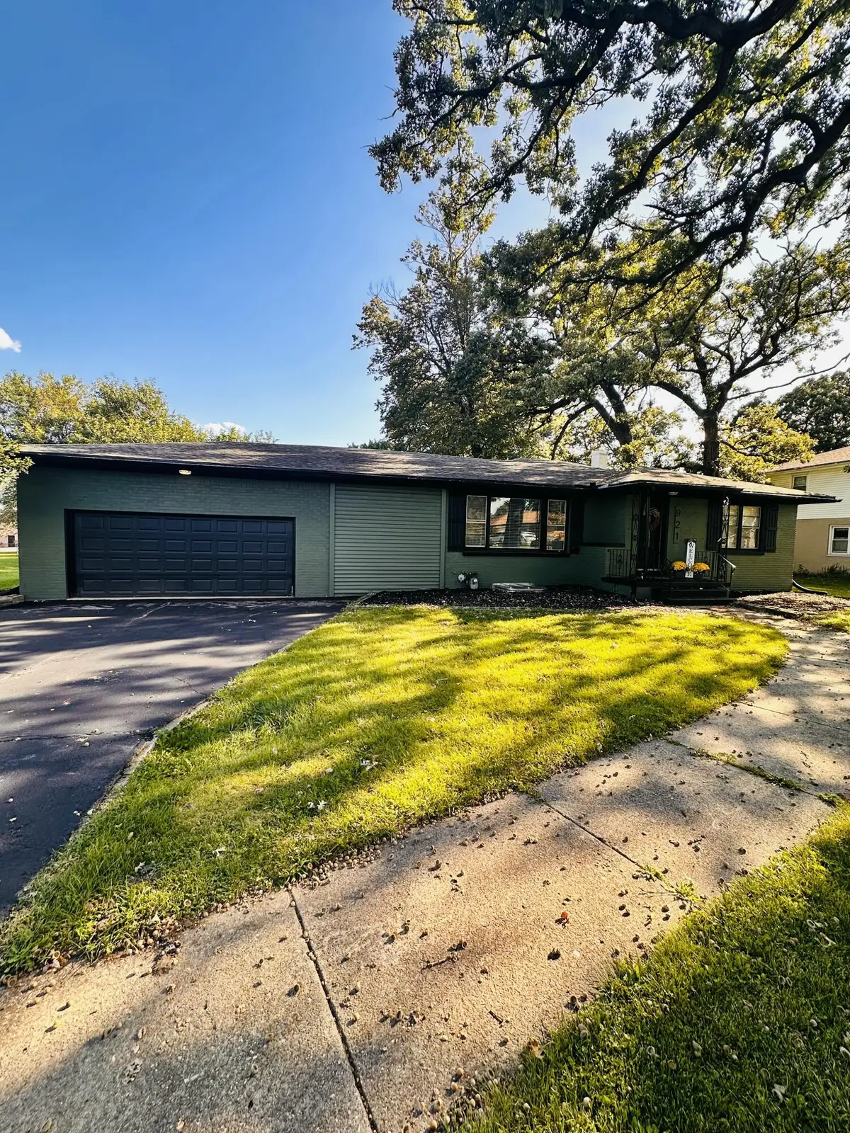 921 W 56th Place, Merrillville, IN 46410 - #1