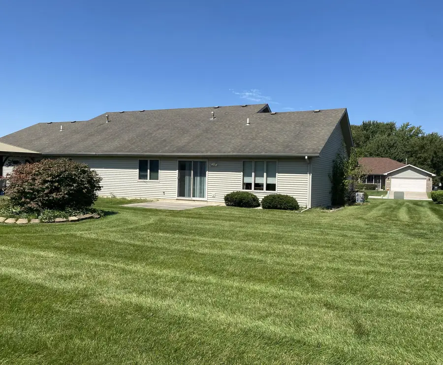 523 Hidden Oak Drive, Hobart, IN 46342 - Image #2