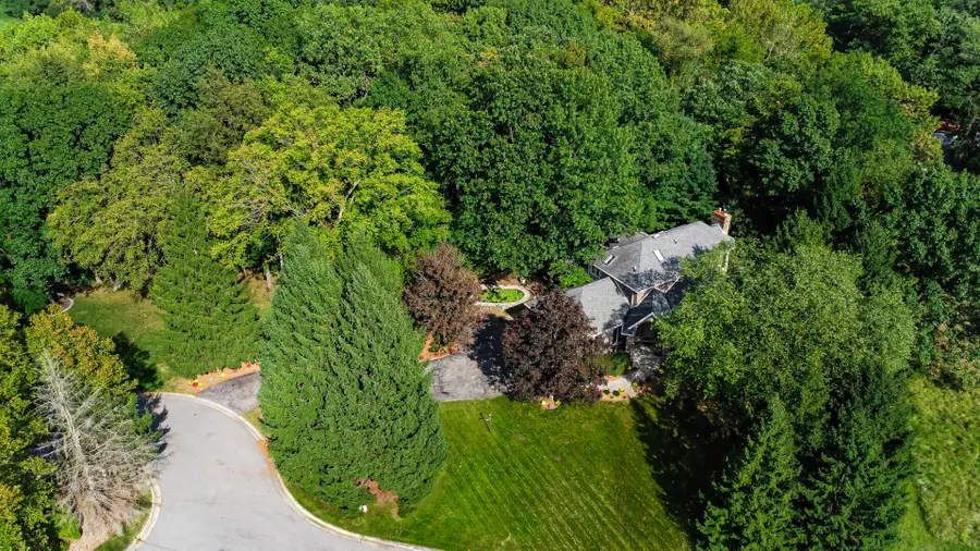 2102 Emmett Court, Valparaiso, IN 46385 - Image #3