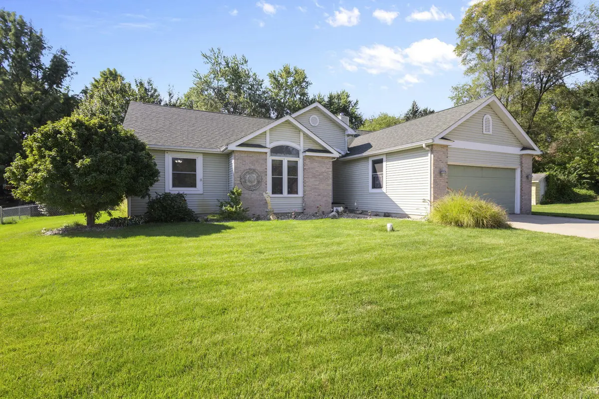 3216 W Greenbriar Lane, La Porte, IN 46350 - Image #1