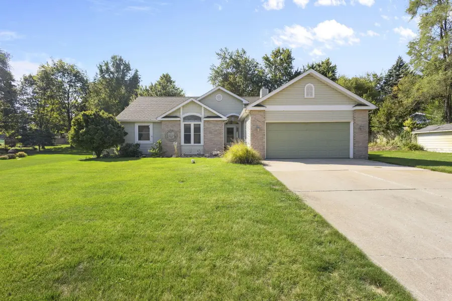 3216 W Greenbriar Lane, La Porte, IN 46350 - Image #2