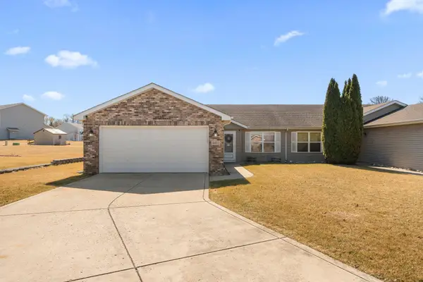 4401 W 73rd Court, Merrillville, IN 46410