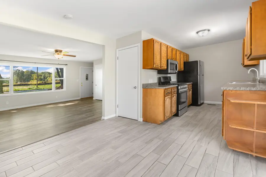 865 W 200 N, La Porte, IN 46350 - Image #3