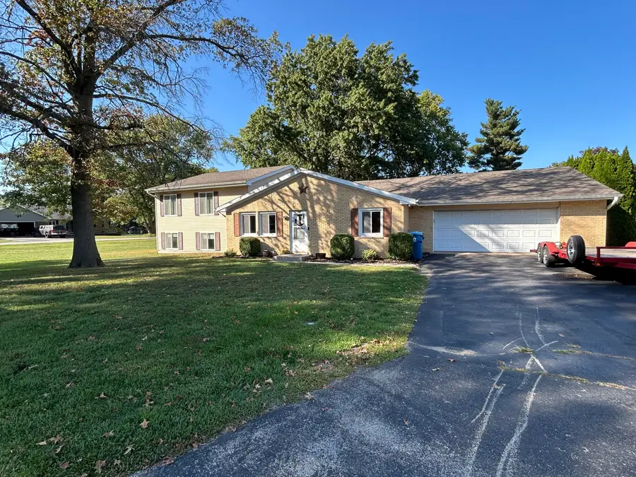 208 W Stevenson Street, Morocco, IN 47963 - Image #2