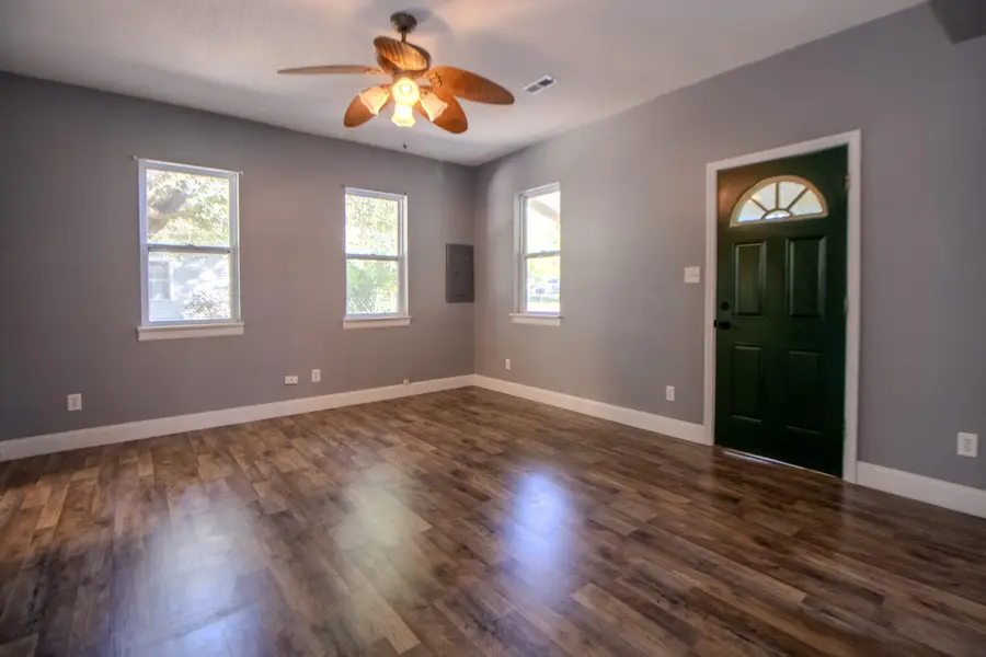 203 W Lake Street, Knox, IN 46534 - Image #2