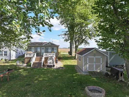 1402 N Lake Shore Drive, Kewanna, IN 46939