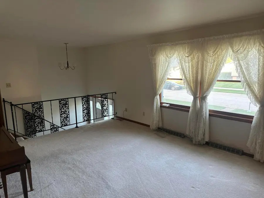 240 Rush Court, Hobart, IN 46342 - Image #2