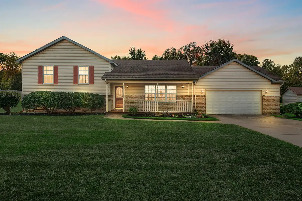 362 Kimrich Circle S, Valparaiso, IN 46385 - Image #1