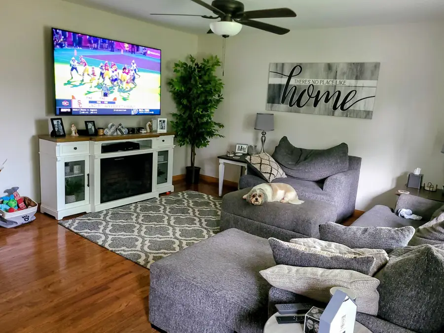 764 Timberline Pkwy, Valparaiso, IN 46385 - Image #3