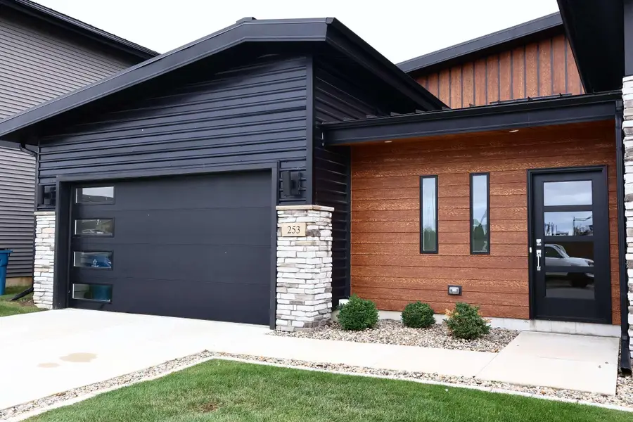 253 Nomo Place, Crown Point, IN 46307 - Image #3