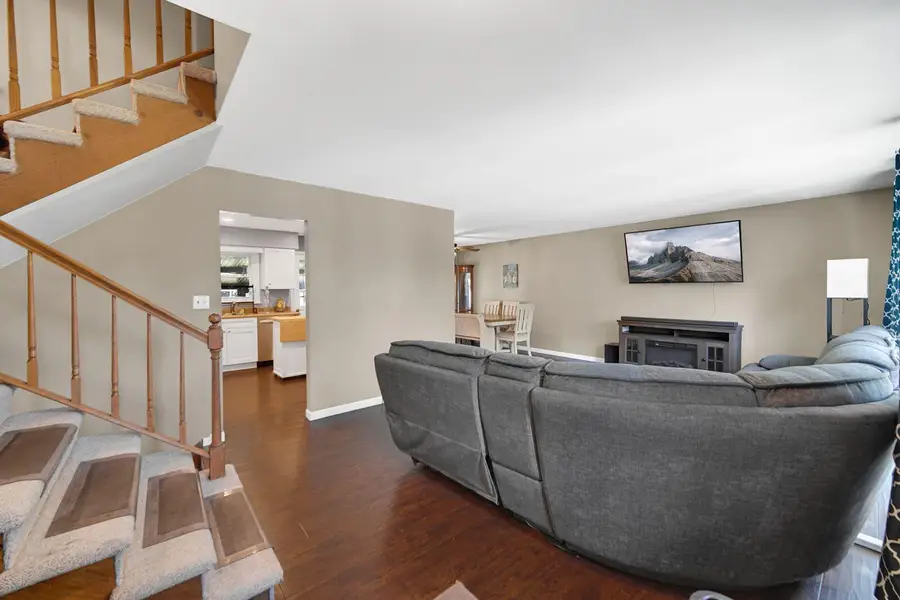 9448 Parkway Drive, Highland, IN 46322 - Image #2