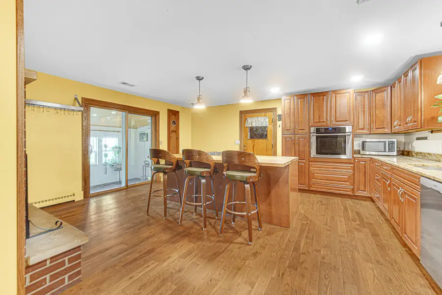 242 W Powell Drive, La Porte, IN 46350 - Image #3