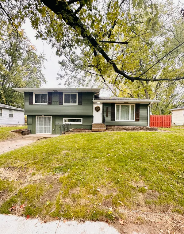 1310 W 61st Place, Merrillville, IN 46410