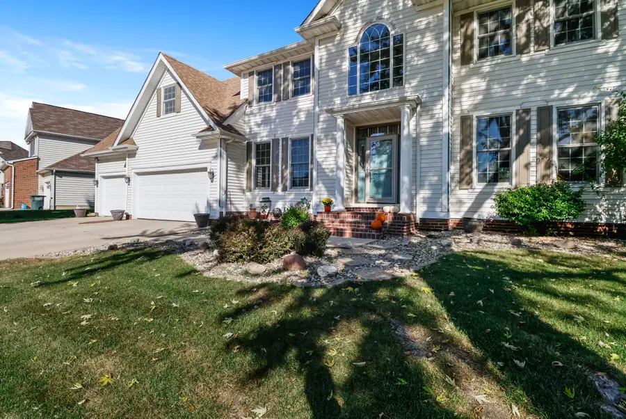1054 Smallwood Trail, Valparaiso, IN 46385 - Image #2