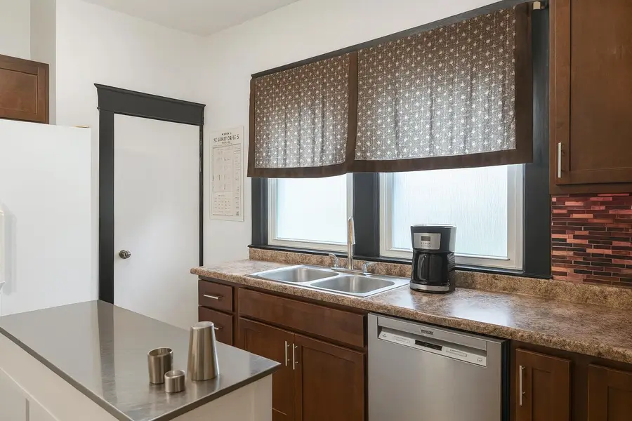 602 Plain Street, La Porte, IN 46350 - Image #2