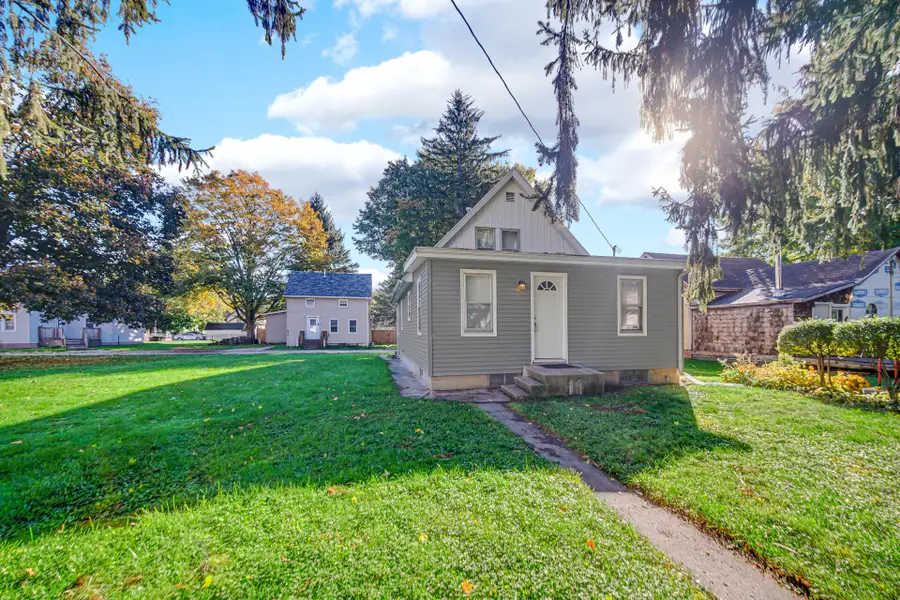 208 Norton Street, La Porte, IN 46350 - Image #2