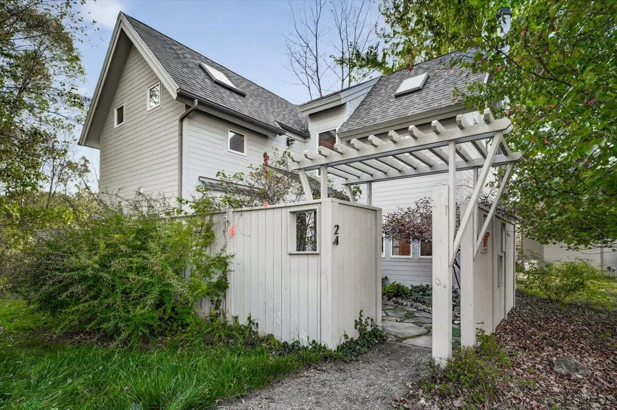 24 Tryon Farm Lane, Michigan City, IN 46360 - #1