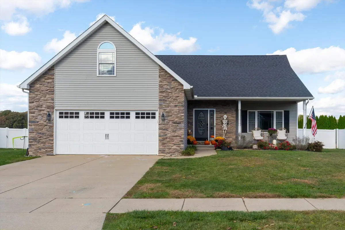 408 Coyote Trail, Kouts, IN 46347 - Image #1