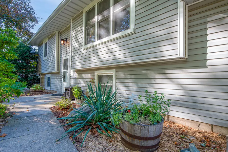 1226 Dogwood Drive, Chesterton, IN 46304 - Image #2