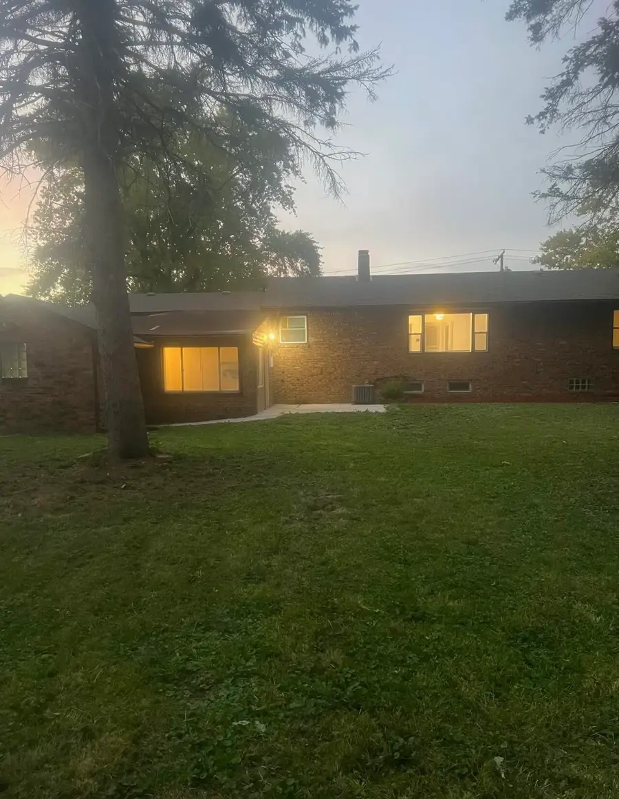 1711 W 57th Avenue, Merrillville, IN 46410 - Image #2