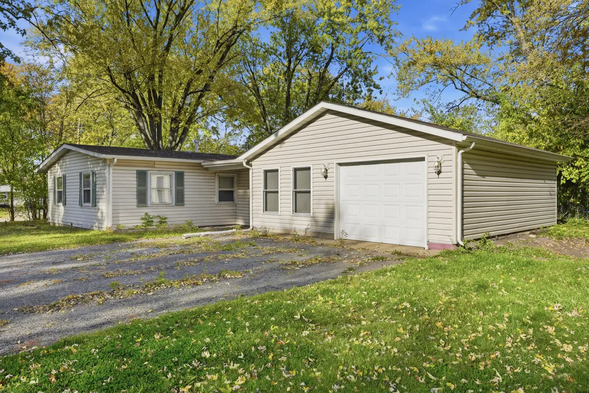 319 Michigami Trail, Chesterton, IN 46304 - Image #1