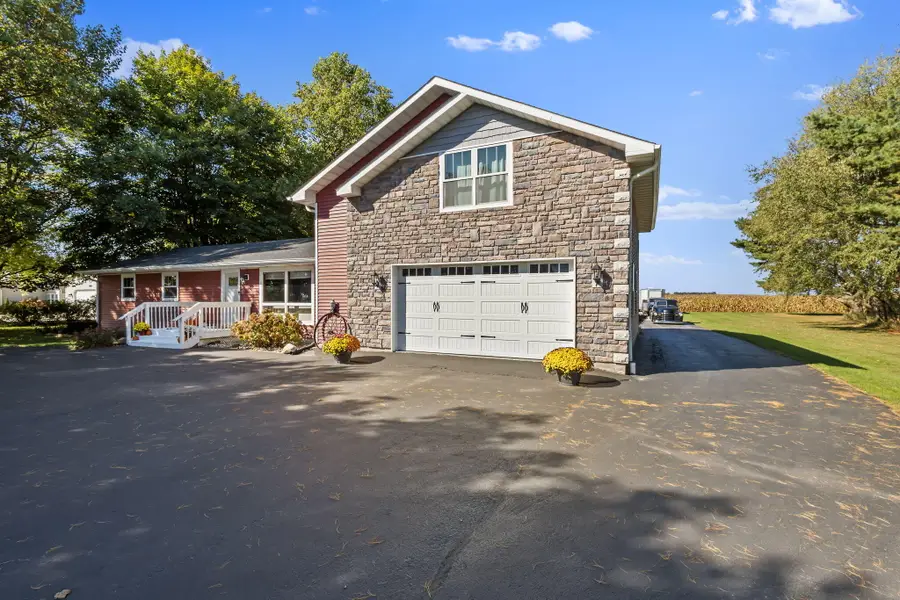 530 S 300 E, Kouts, IN 46347 - Image #3