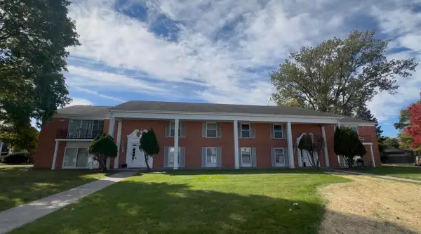 629 W 39th Place #201, Hobart, IN 46342