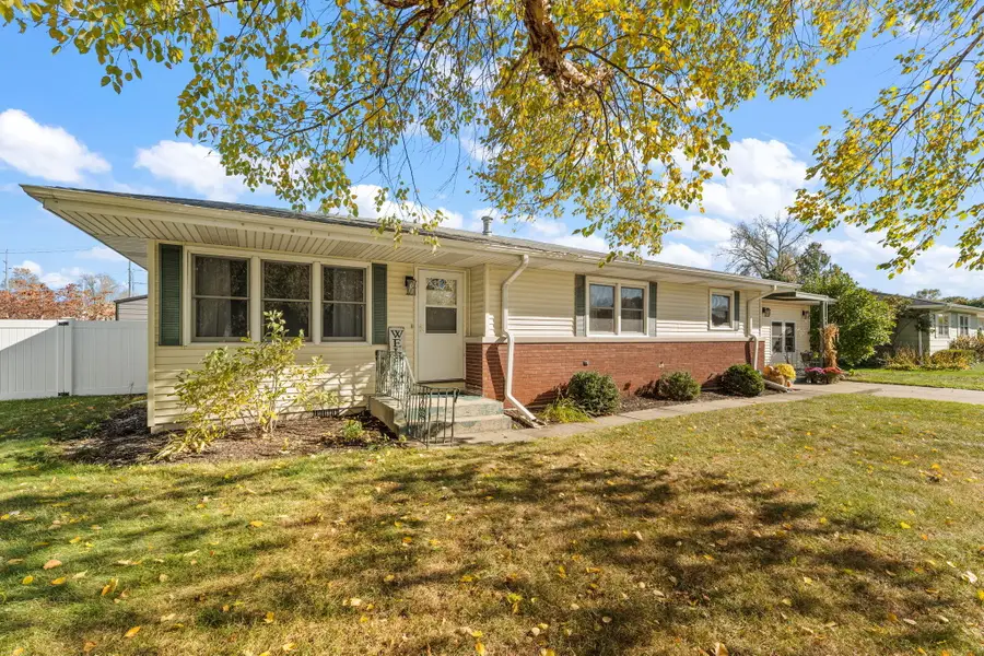 513 Almond Street Sw, Demotte, IN 46310 - Image #3