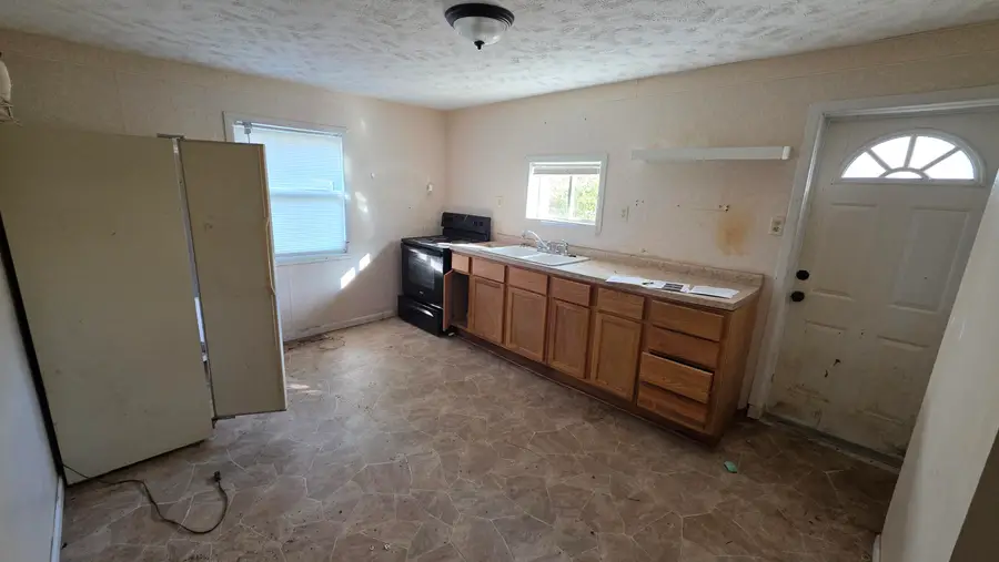 2304 S Meeker Avenue, Muncie, IN 47302 - Image #3